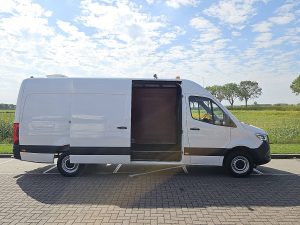 Drzwi boczne przestrzeni ładunkowej — Mercedes-Benz SPRINTER 314 L3H2 Mbux 3.5T-Trekh z 2021 roku