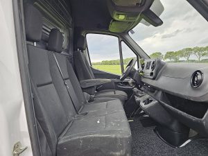 Wnętrze kabiny — Mercedes-Benz SPRINTER 314 L3H2 Mbux 3.5T-Trekh z 2021 roku