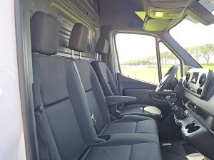 Wnętrze kabiny — Mercedes-Benz SPRINTER 314 L3H2 Mbux 3.5T-Trekh z 2021 roku