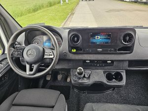 Deska rozdzielcza i stanowisko kierowcy — Mercedes-Benz SPRINTER 314 L3H2 Mbux 3.5T-Trekh z 2021 roku