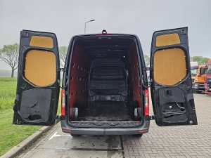 Przestrzeń ładunkowa — Mercedes-Benz SPRINTER 315 ac automaat EURO6 z 2023 roku