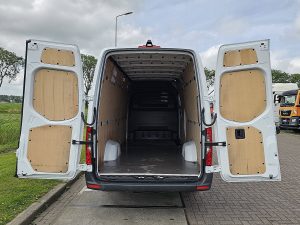 Przestrzeń ładunkowa — Mercedes-Benz SPRINTER 315 ac automaat EURO6 z 2024 roku