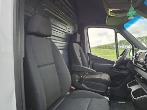 Wnętrze kabiny — Mercedes-Benz SPRINTER 315 ac automaat EURO6 z 2024 roku
