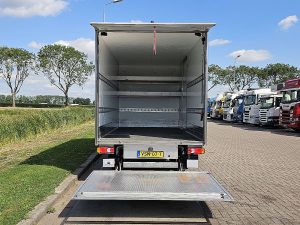 Przestrzeń ładunkowa — Mercedes-Benz SPRINTER 315 Bakwagen Laadklep! z 2022 roku