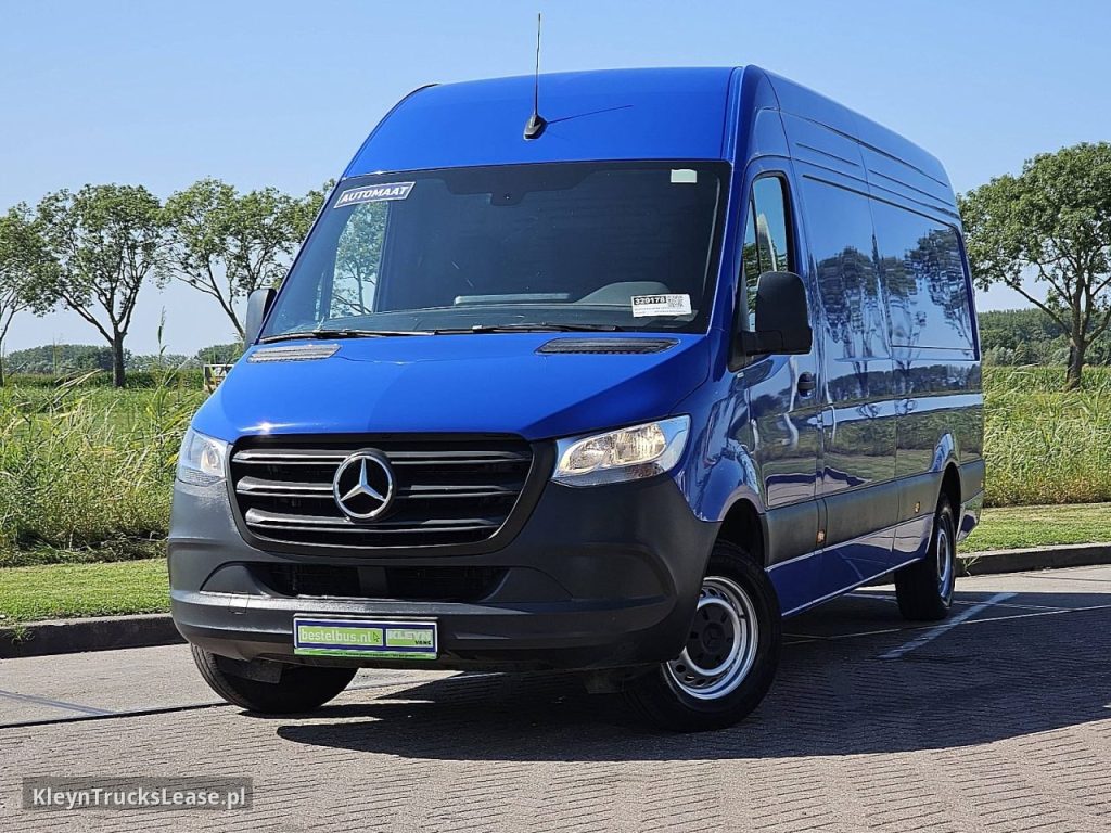 Mercedes-Benz SPRINTER 315 CDI AUT. L3H2 z 2024 roku, blaszak z zagranicy — przód pojazdu