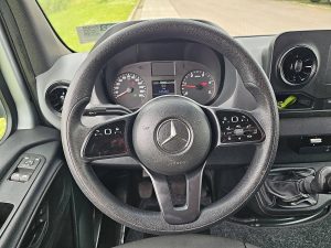 Wyposażenie specjalne wnętrza, ujęcie 2 — Mercedes-Benz SPRINTER 315 L2H1 RWD Mbux AC! z 2021 roku