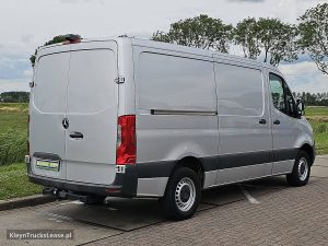 Strona pasażera z tyłu — Mercedes-Benz SPRINTER 315 L2H1 RWD Mbux AC! z 2021 roku