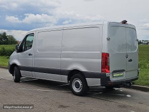 Strona kierowcy z tyłu — Mercedes-Benz SPRINTER 315 L2H1 RWD Mbux AC! z 2021 roku