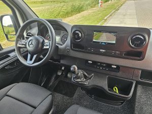 Deska rozdzielcza i stanowisko kierowcy — Mercedes-Benz SPRINTER 315 L3H2 Mbux AC Euro6! z 2022 roku