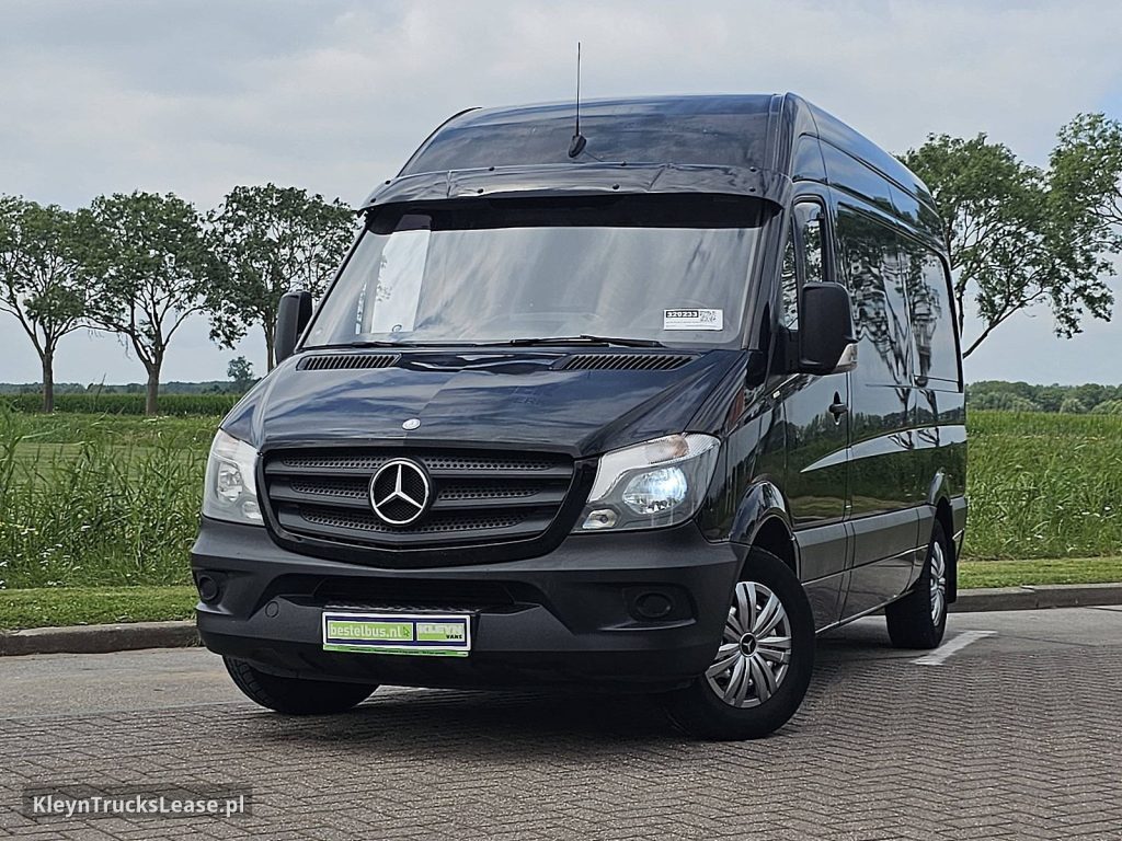 Mercedes-Benz SPRINTER 316 ac cruisecontrol z 2015 roku, blaszak z zagranicy — przód pojazdu