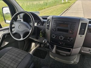Deska rozdzielcza i stanowisko kierowcy — Mercedes-Benz SPRINTER 316 ac cruisecontrol z 2015 roku