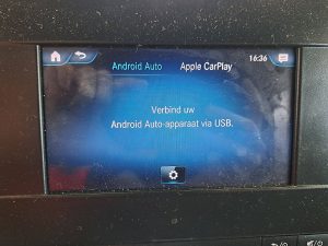 Ekran z Apple CarPlay — Mercedes-Benz SPRINTER 316 maxi ac EURO6 z 2019 roku