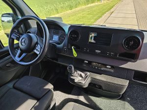 Deska rozdzielcza i stanowisko kierowcy — Mercedes-Benz SPRINTER 316 maxi ac EURO6 z 2019 roku