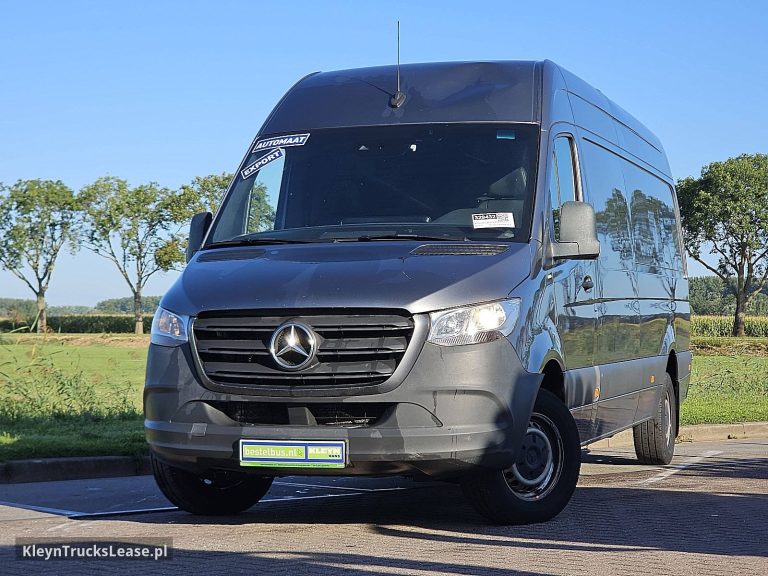 Mercedes-Benz SPRINTER 317 ac automaat EURO6 z 2023 roku, blaszak z zagranicy — przód pojazdu