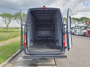 Przestrzeń ładunkowa — Mercedes-Benz SPRINTER 317 ac automaat EURO6 z 2023 roku