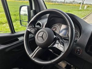Wyposażenie specjalne wnętrza, ujęcie 2 — Mercedes-Benz SPRINTER 317 L2H2 LED Mbux 10 z 2024 roku
