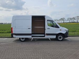 Drzwi boczne przestrzeni ładunkowej — Mercedes-Benz SPRINTER 317 L2H2 LED Mbux 10 z 2024 roku