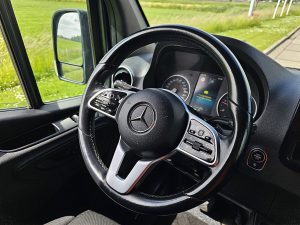 Wyposażenie specjalne wnętrza, ujęcie 3 — Mercedes-Benz SPRINTER 317 L2H2 LED Mbux10 z 2020 roku