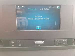 Ekran z Apple CarPlay — Mercedes-Benz SPRINTER 317 L2H2 LED Navi Autom. z 2021 roku