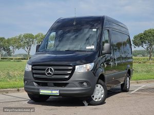 Przód pojazdu — Mercedes-Benz SPRINTER 317 L2H2 Mbux Navi AC z 2023 roku