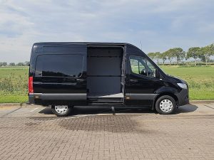 Drzwi boczne przestrzeni ładunkowej — Mercedes-Benz SPRINTER 317 L2H2 Mbux Navi AC z 2023 roku