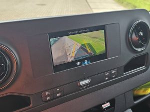 Systemy bezpieczeństwa — Mercedes-Benz SPRINTER 317 L2H2 Mbux Navi AC z 2023 roku