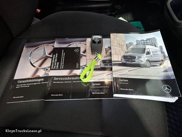 Mercedes-Benz SPRINTER 317 L2H2 Mbux Navi AC z 2023 roku, blaszak z zagranicy