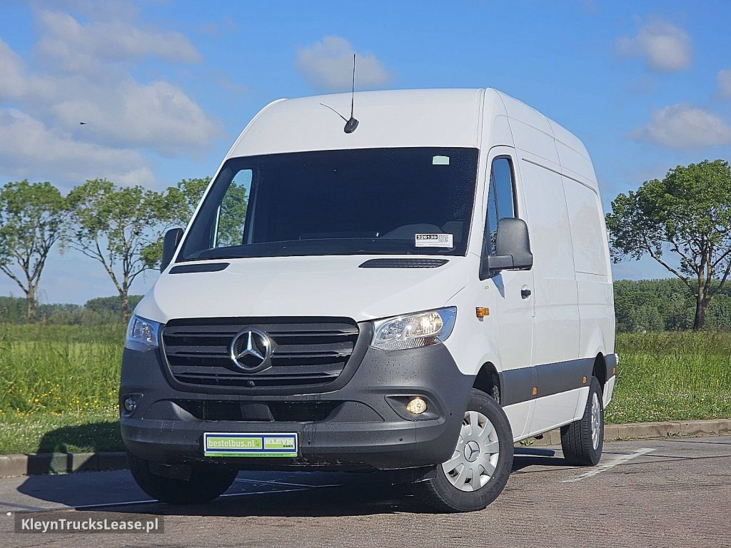 Mercedes-Benz SPRINTER 317 L2H2 Mbux RWD Euro6! z 2024 roku, blaszak z zagranicy — przód pojazdu