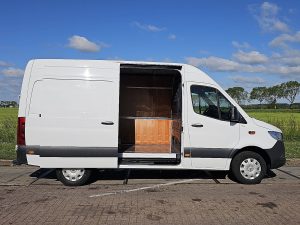 Drzwi boczne przestrzeni ładunkowej — Mercedes-Benz SPRINTER 317 L2H2 Mbux RWD Euro6! z 2024 roku