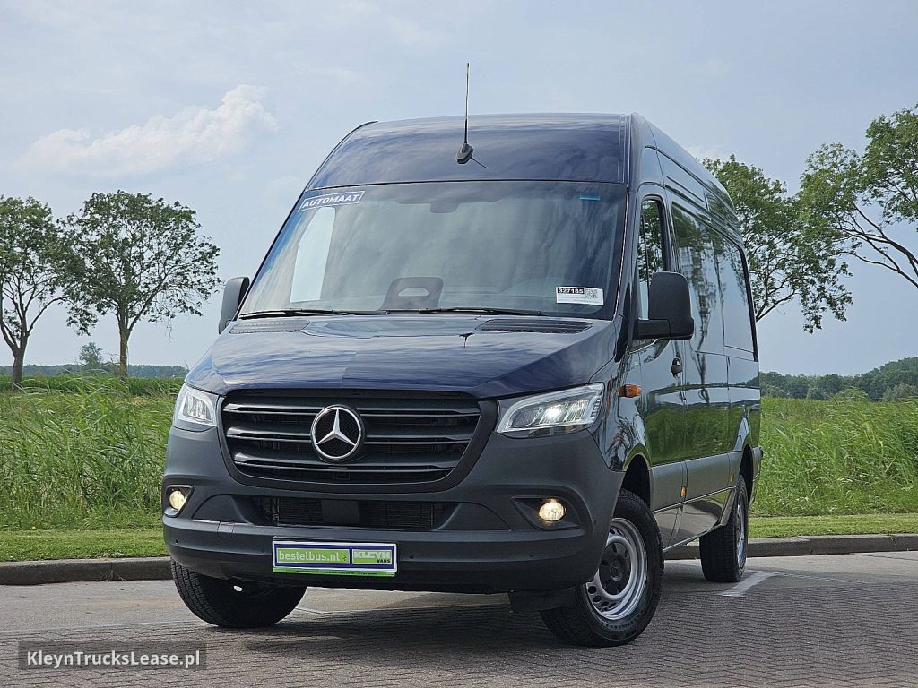 Mercedes-Benz SPRINTER 317 L2H2 Pro Mbux10 LED z 2024 roku, blaszak z zagranicy — przód pojazdu