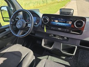 Deska rozdzielcza i stanowisko kierowcy — Mercedes-Benz SPRINTER 317 L3H2 2.8T-Trekhaak! z 2024 roku