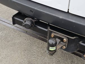 Hak holowniczy — Mercedes-Benz SPRINTER 319 L2H1 V6 LED Mbux10 z 2021 roku