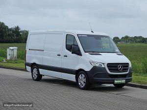 Strona pasażera z przodu — Mercedes-Benz SPRINTER 319 L2H1 V6 LED Mbux10 z 2021 roku