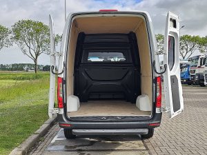Przestrzeń ładunkowa — Mercedes-Benz SPRINTER 319 L2H2 V6 Dub Cab! z 2021 roku