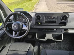 Deska rozdzielcza i stanowisko kierowcy — Mercedes-Benz SPRINTER 319 L2H2 V6 Dub Cab! z 2021 roku