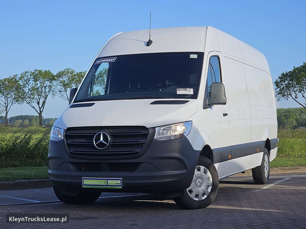 Mercedes-Benz SPRINTER 319 L3H2 Maxi Automaat z 2022 roku, blaszak z zagranicy — przód pojazdu