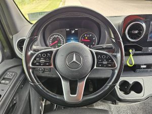 Wyposażenie specjalne wnętrza — Mercedes-Benz SPRINTER 319 L3H2 Maxi LED Mbux10 z 2022 roku