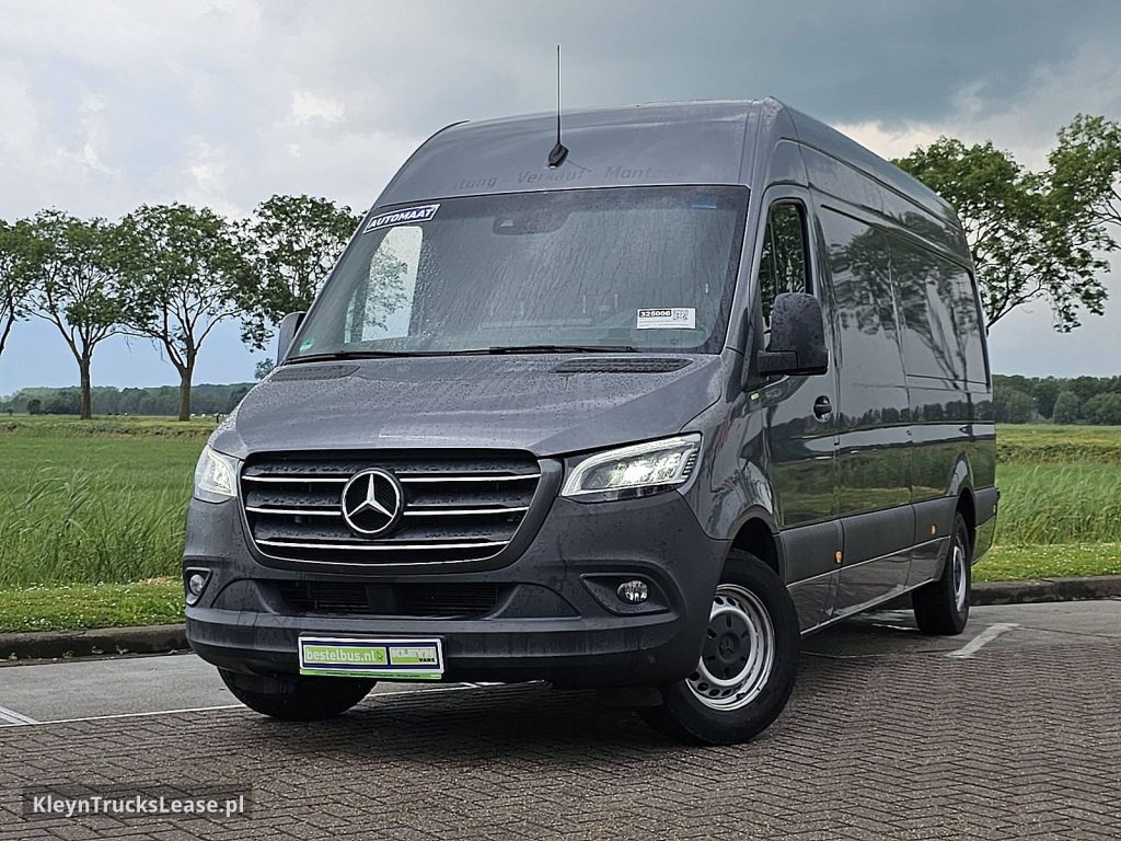 Mercedes-Benz SPRINTER 319 L3H2 V6 LED 3.5t-Trh z 2020 roku, blaszak z zagranicy — przód pojazdu