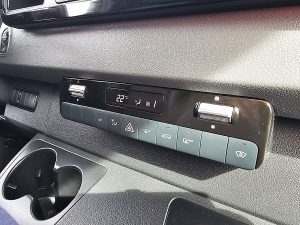 Wyposażenie specjalne wnętrza — Mercedes-Benz SPRINTER 319 L3H2 V6 LED 3.5t-Trh z 2020 roku