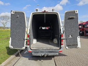 Przestrzeń ładunkowa — Mercedes-Benz SPRINTER 319 V6 3.0ltr ac aut z 2011 roku