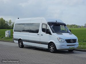 Strona pasażera z przodu — Mercedes-Benz SPRINTER 319 V6 3.0ltr ac aut z 2011 roku