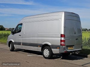 Strona kierowcy z tyłu — Mercedes-Benz SPRINTER 319 V6 3.0ltr ac aut z 2011 roku