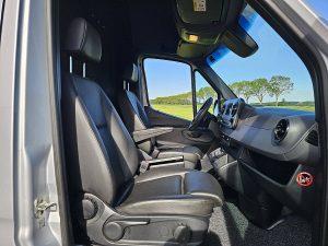 Wnętrze kabiny — Mercedes-Benz SPRINTER 514 ac automaat EURO6 z 2020 roku