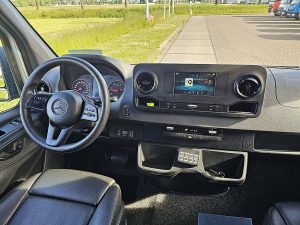 Deska rozdzielcza i stanowisko kierowcy — Mercedes-Benz SPRINTER 514 ac automaat EURO6 z 2020 roku