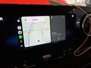 Ekran z Apple CarPlay — Mercedes-Benz SPRINTER 515 Bakwagen 433 WLB! z 2022 roku
