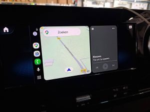 Ekran z Apple CarPlay — Mercedes-Benz SPRINTER 515 Bakwagen 433 WLB L3! z 2023 roku