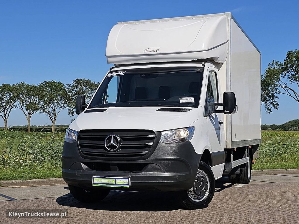 Mercedes-Benz SPRINTER 515 Bakwagen Laadklep! z 2023 roku, kontener z zagranicy — przód pojazdu