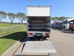 Przestrzeń ładunkowa — Mercedes-Benz SPRINTER 515 Bakwagen Laadklep! z 2023 roku