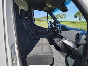 Wnętrze kabiny — Mercedes-Benz SPRINTER 515 Bakwagen Laadklep! z 2023 roku