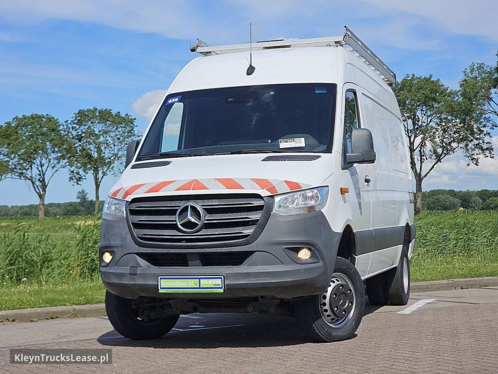 Mercedes-Benz SPRINTER 516 CDI 4X4 ALLRAD L2H2 z 2019 roku, blaszak z zagranicy — przód pojazdu